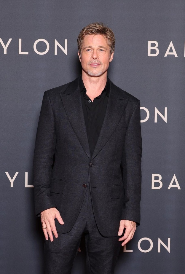 يحاول براد بيت التأقلم مع عمى التعرف على الوجوه