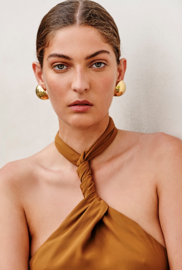 هل تقشير الجلد الجاف أو ال Dry brushing هو سر الحصول على بشرة ناعمة ومشرقة