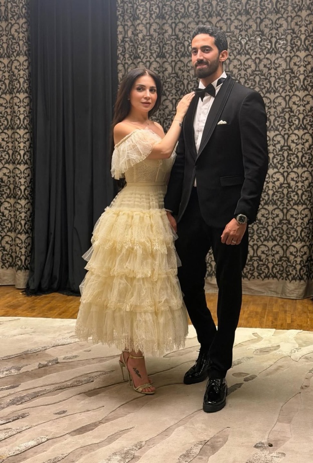 اختارت مي عز الدين إطلالة ناعمة يوم عقد قرانها