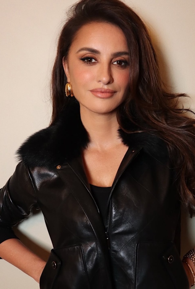 النجمة بينلوبي كروز- صورة من انستغرام Hung Vanngo