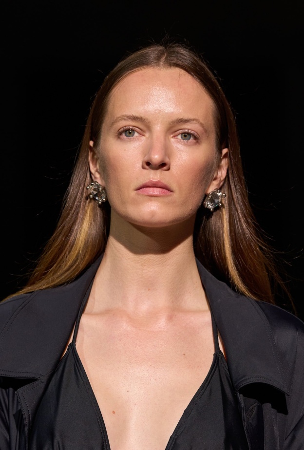 تقنيات تجميلية تجعل إطلالتك فاخرة بدون تدخل جراحي