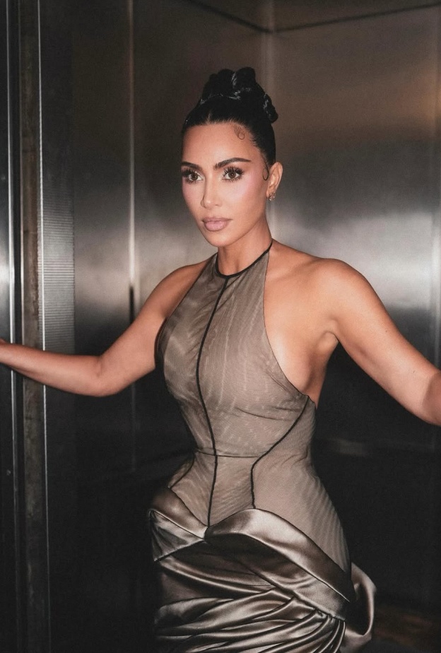  كيم كارداشيان