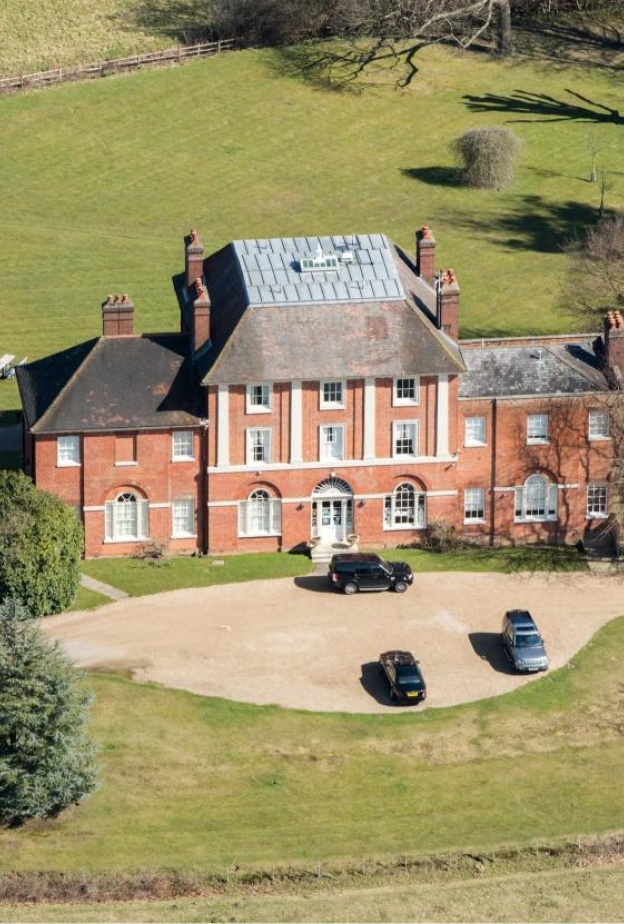  تفاصيل الإقامة الجديدة لأمير وأميرة ويلز