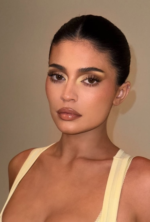 كايلي جينر تعيد موضة الـ Butter Makeup بمكياجها