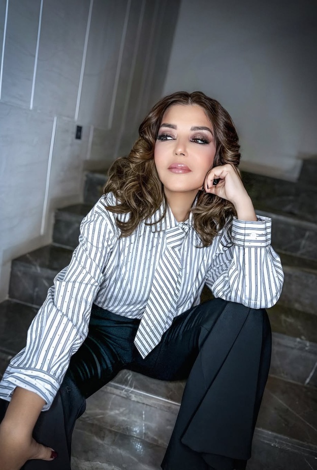 إطلالات سميرة سعيد الشبابية