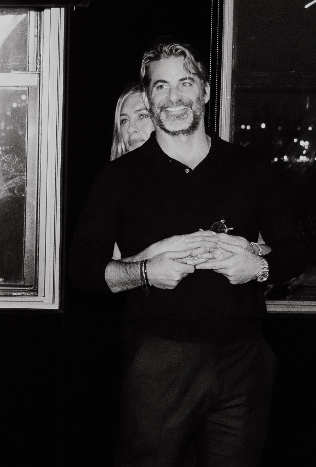 جيم كورتيس وجينيفر انيستون