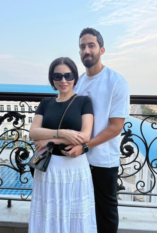 مي عز الدين وزوجها أحمد تيمور