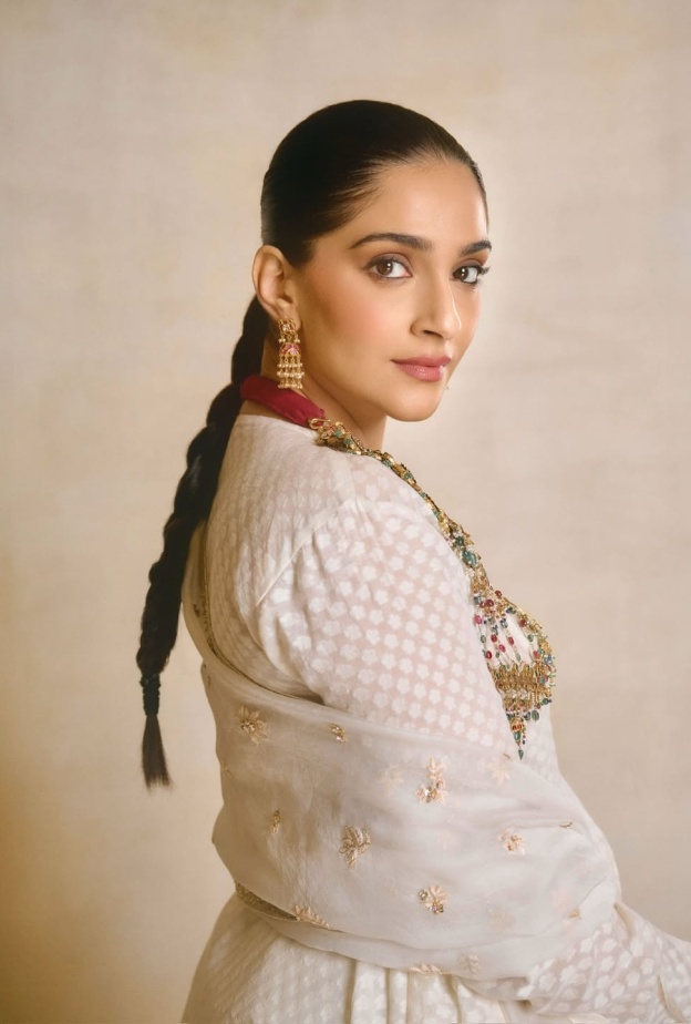 سونام كابور