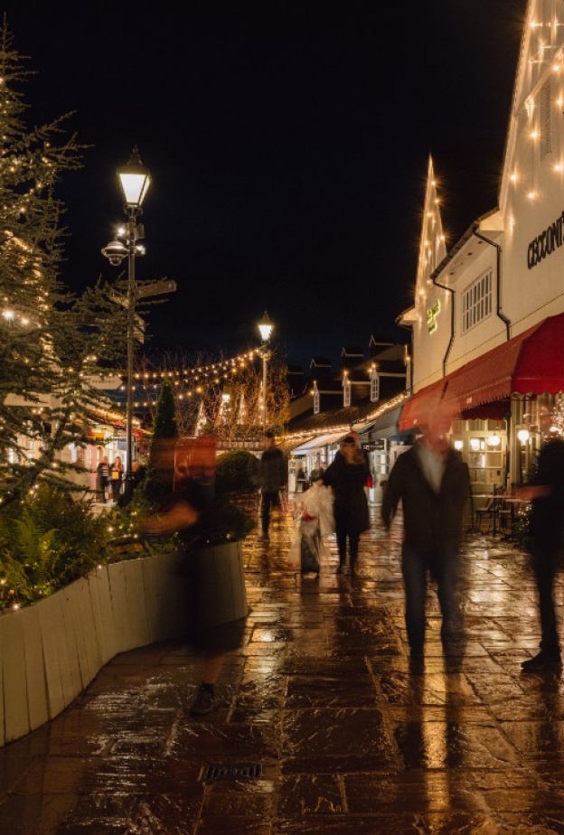 موسم احتفالي ساحر في وجهات "ذا بستر كولكشن"