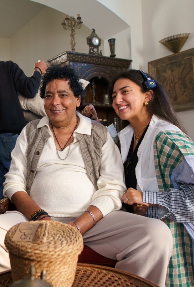 من إخراج المخرجة الصاعدة ليلي غالب: محمد منير يطلق الأغنية الرسمية لبطولة كأس العرب فيفا قطر 2025