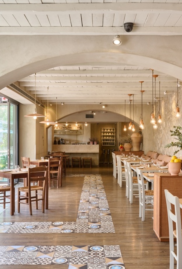 احتفالات ميثوس ونولا في دبي