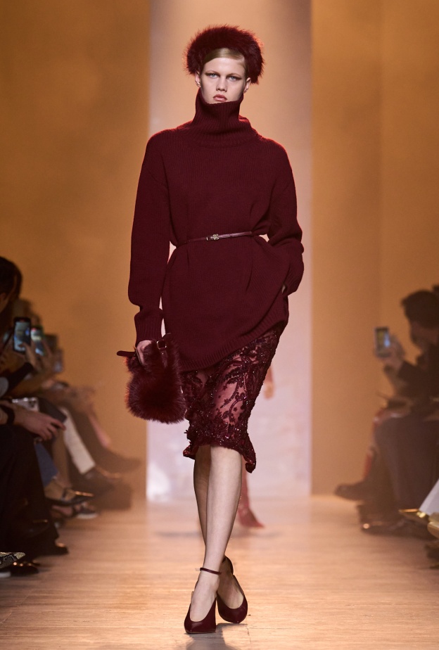 من مجموعة إيلي صعب Elie Saab لخريف وشتاء 2025