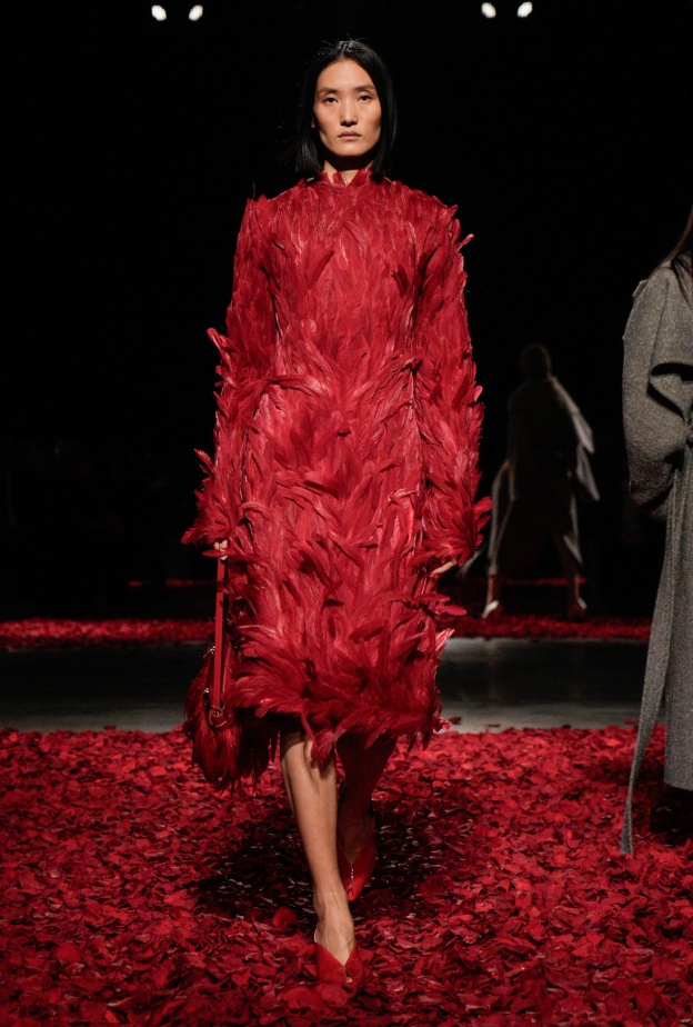 صيحة الريش لشتاء 2026 من Ferragamo