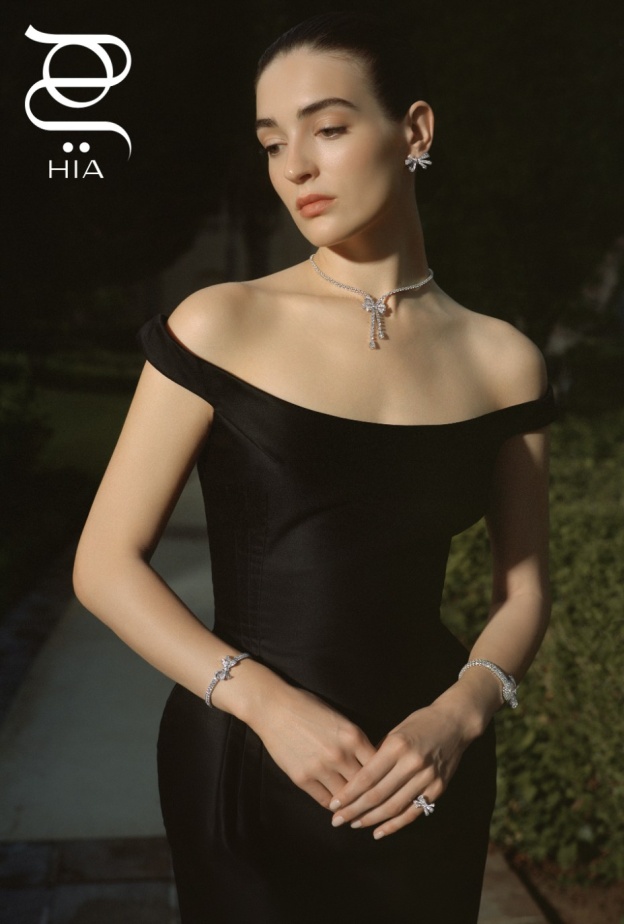 جلسة تصوير مع دار GRAFF بعنوان A Celebration Of Light & Connection