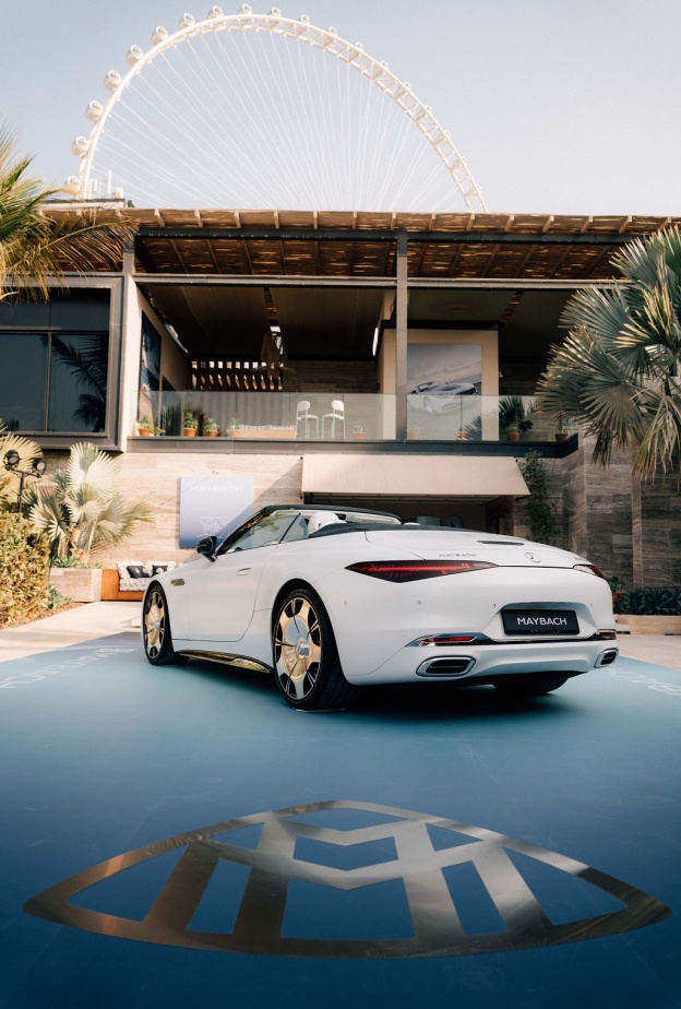 مرسيدس-مايباخ SL 680 Monogram Series تعيد تعريف مفهوم الفخامة المفتوحة