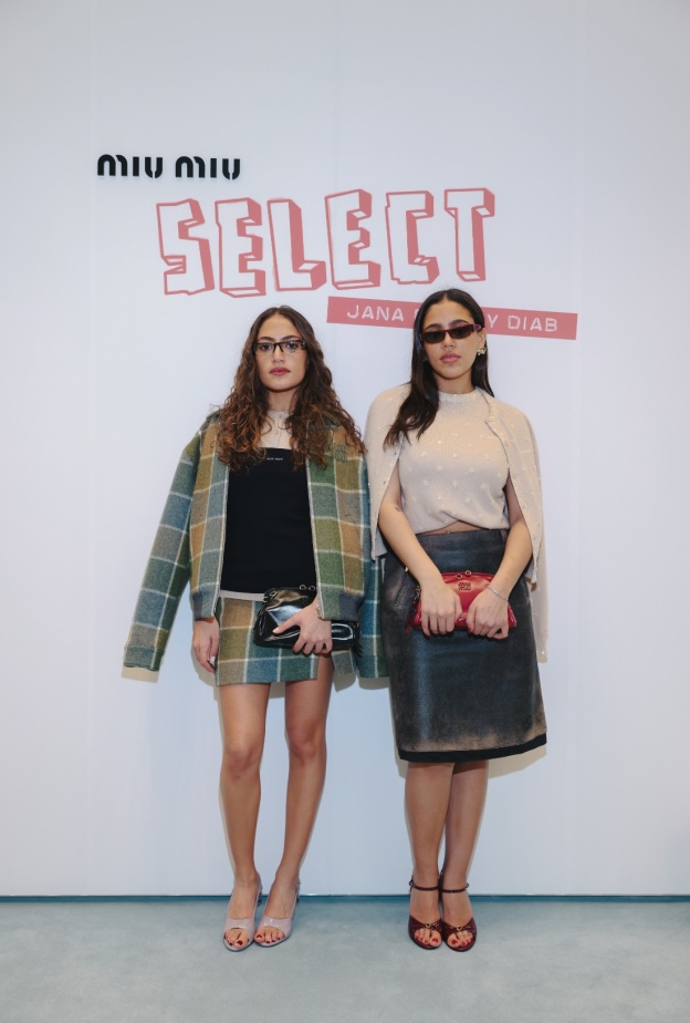 جنى وكنزي دياب تضعان بصمتهما الخاصة في دبي بإطلاق أحدث نسخ  "Miu Miu Select"