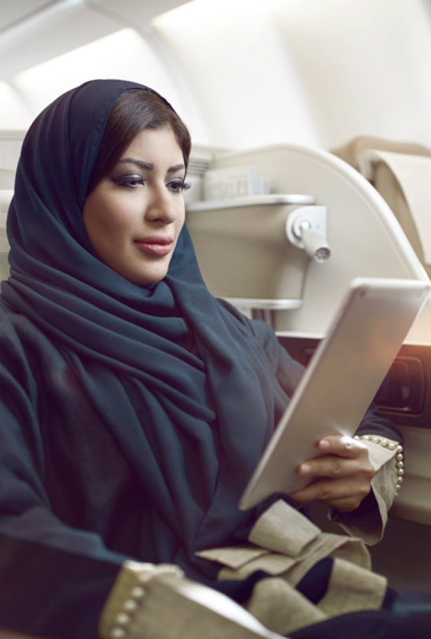 الخطوط السعودية تطلق الإنترنت فائق السرعة مجانًا لدعم رؤية 2030