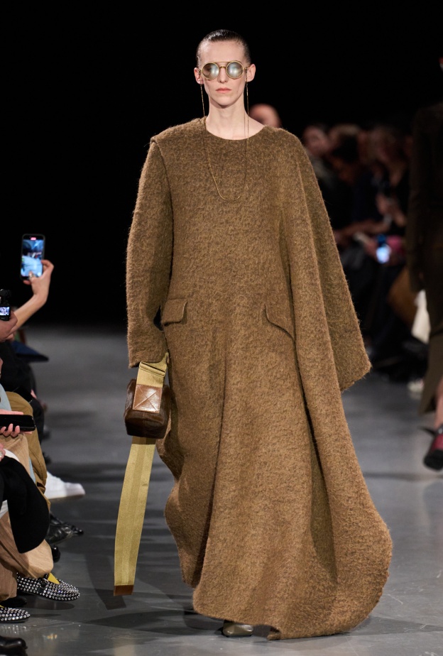 فساتين شتوية دافئة من Uma Wang