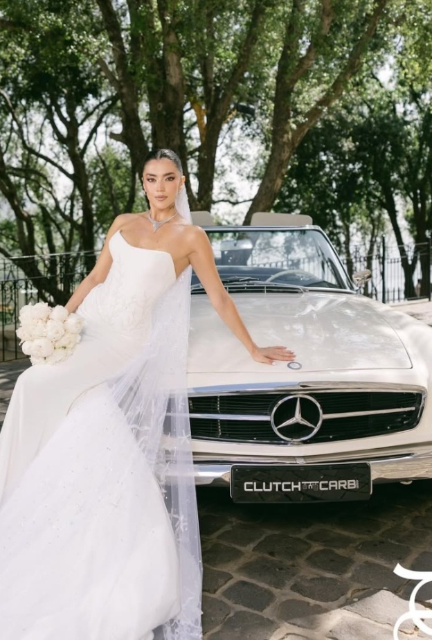 ستيفاني عطالله بفستان الزفاف