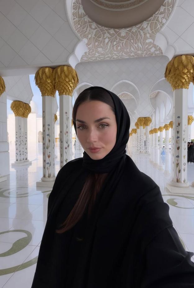 آنا دي أرماس في جولة استثنائي في أبوظبي