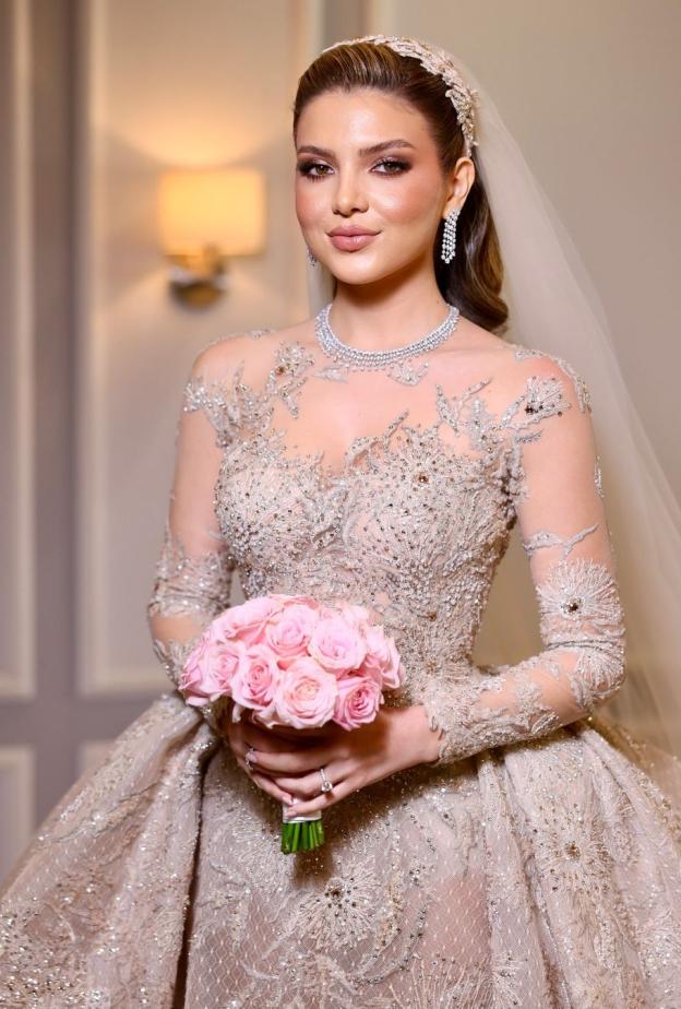 إطلالة جمالية ساحرة بأنامل وسيم مرقص