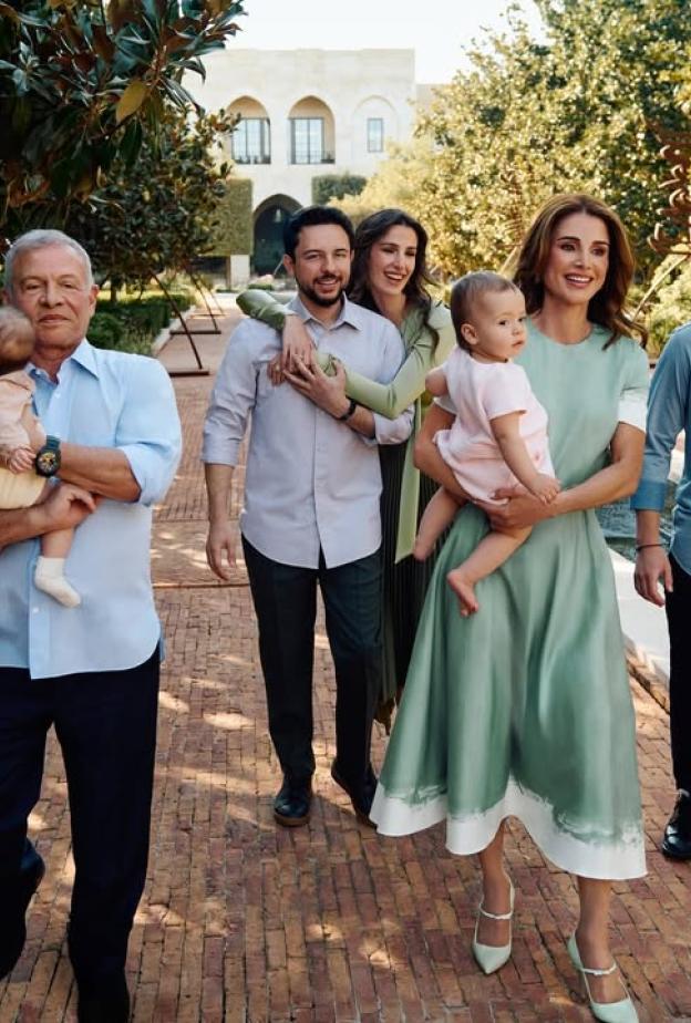 إطلالة وظهور ملفت للعائلة المالكة الأردنية