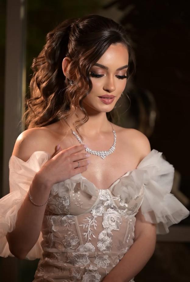 اطلالة عروس من خبيرة المكياج إيمان بركات