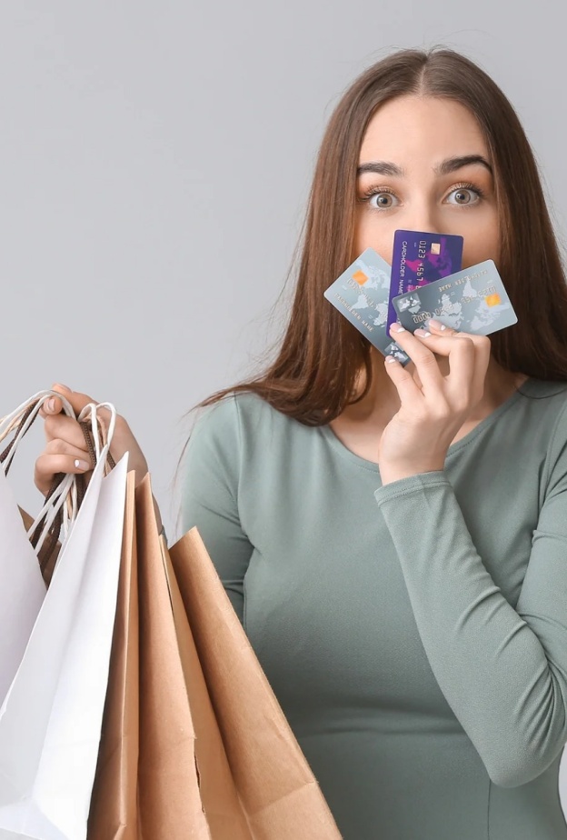 سؤالٌ تحتاجين لتوجيهه لنفسك: هل أنا متهمة بالإنفاق العاطفي؟