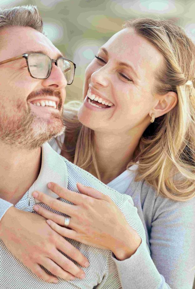 الاستقرار العاطفي بين الزوجين يجعل العلاقة الزوجية تنتعش.