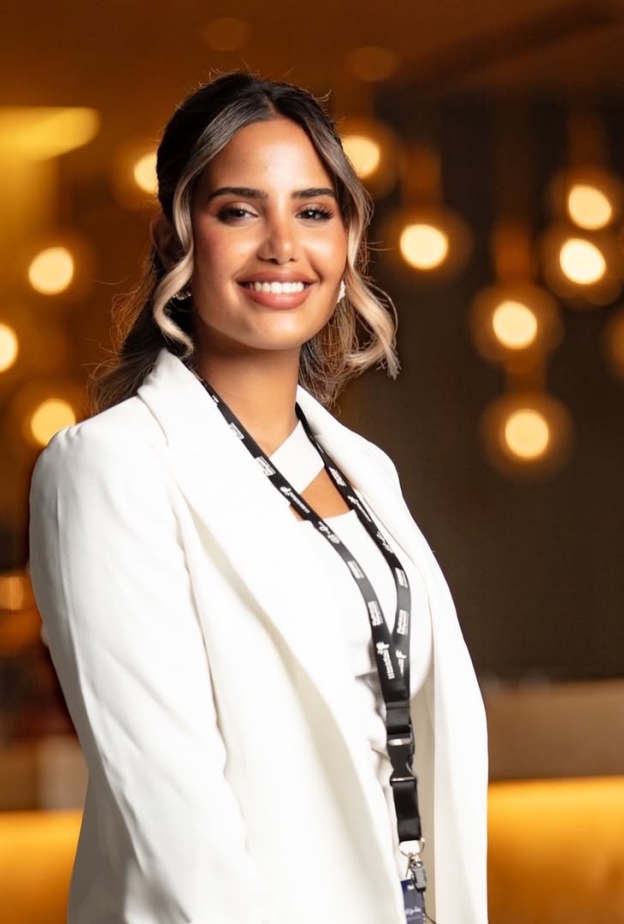 رماس الحازمي مخرجة فيلم أمّهات يبكينَ أيضًا