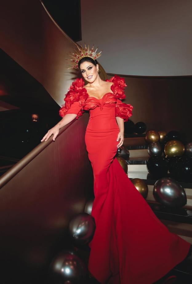 اللون الأحمر يرسم أناقة جومانا مراد في ختام عام 2025