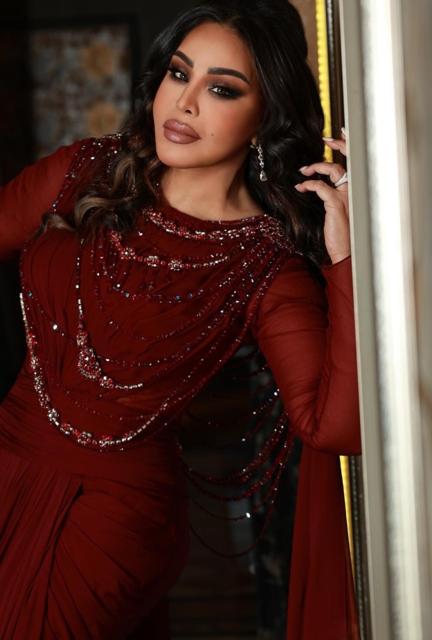 نجمات إماراتيات يبدعن في تنسيق المجوهرات الراقية (2).jpg