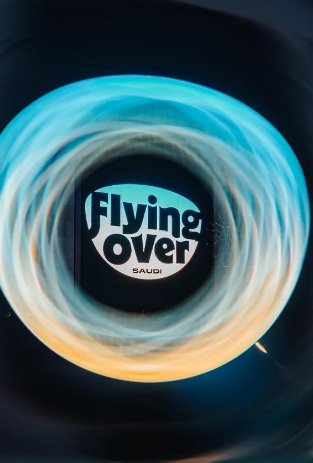 من السماء تُروى الحكاية.. كل ما تريدون معرفته عن تجربة التحليق «Flying Over Saudi» في موسم الرياض