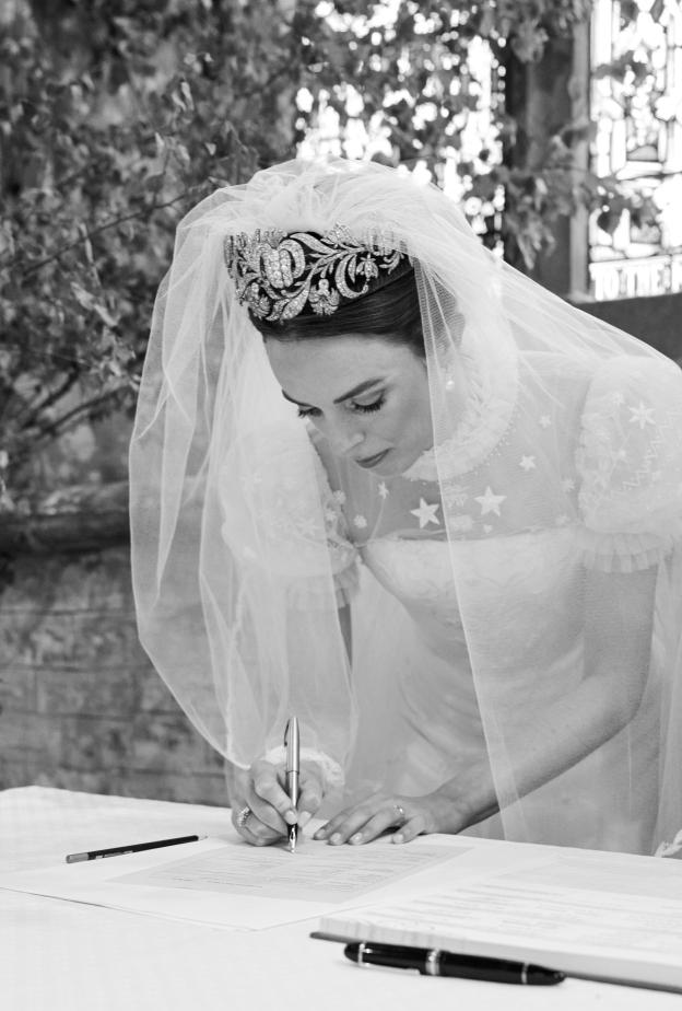 تصميم تاج  الليدي فيوليت