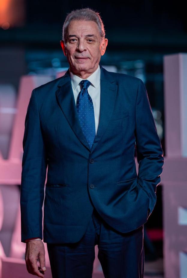 تفاصيل الأزمة الصحية للفنان محمود حميدة