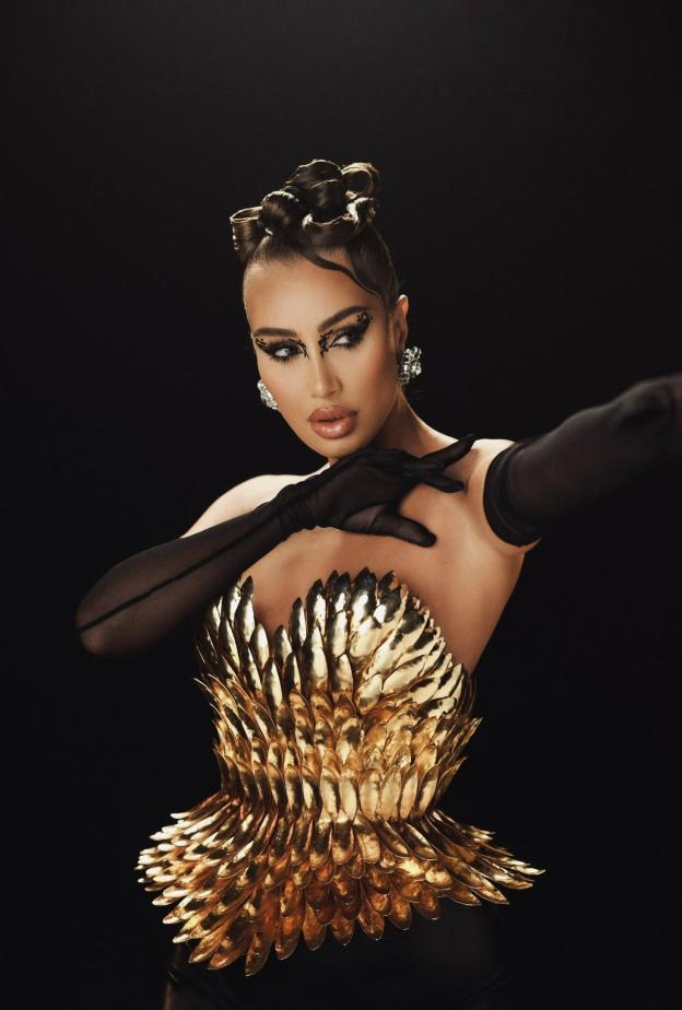 شاهدي أغرب مجوهرات خارجة عن المألوف اختارتها نجمات العالم