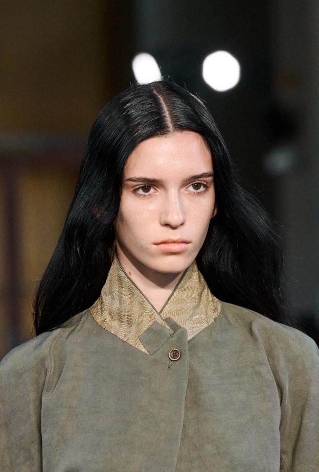 خريطة إنقاذ شتوية باستخدام زيوت الشعر لترطيبه وحمايته من الجفاف حسب نوعه.. اعتمديها