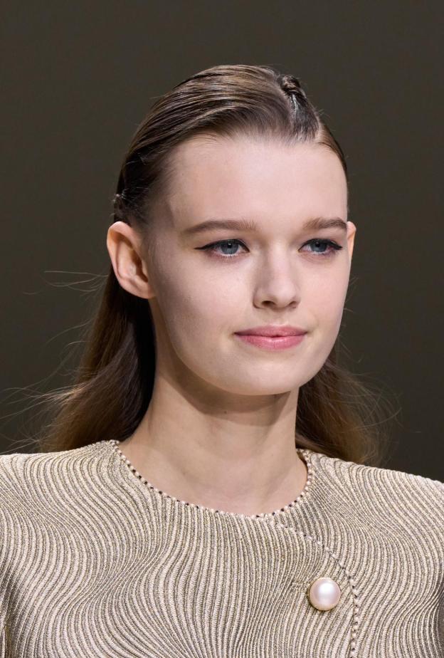 استعيدّي توازن بشرتك الدهنية بمكونات طبيعية لإشراقة خالية من العيوب في 2026