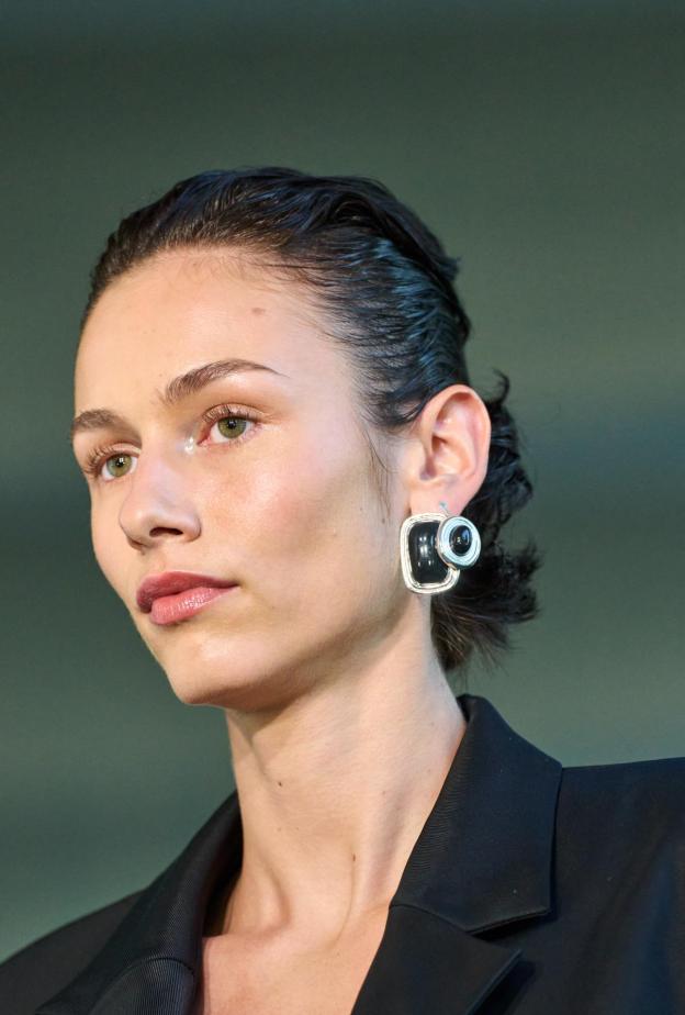 للمرأة العاملةانطلاقتكِ الجمالية في 2026 حيث تلتقي الأناقة بالإنجاز باتباع هذه النصائح