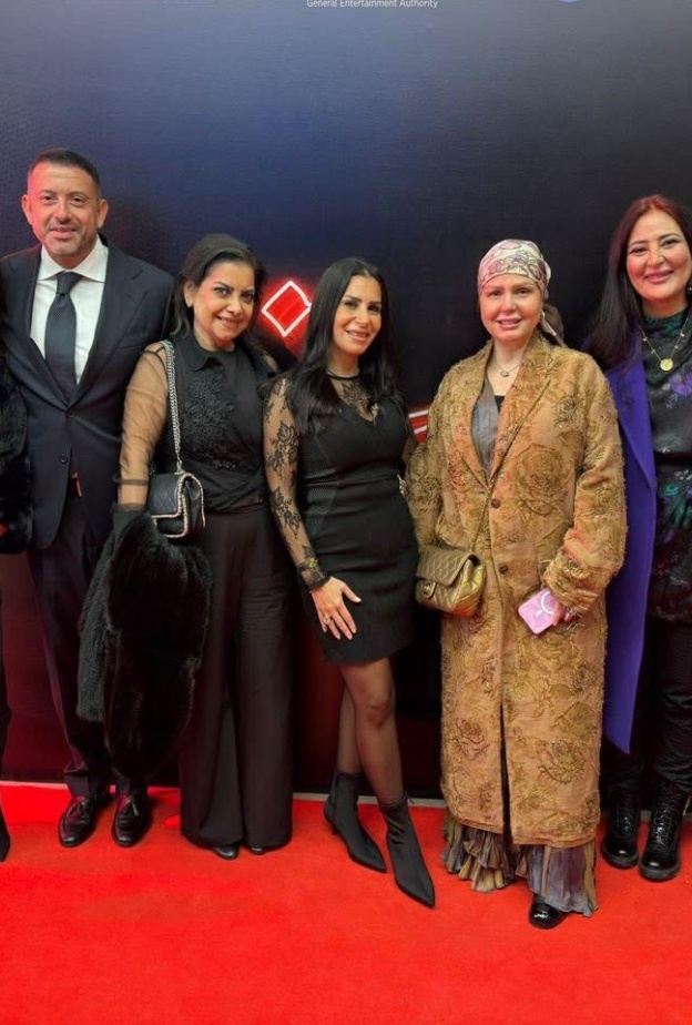 عائلة أم كلثوم تشاهد فيلم الست