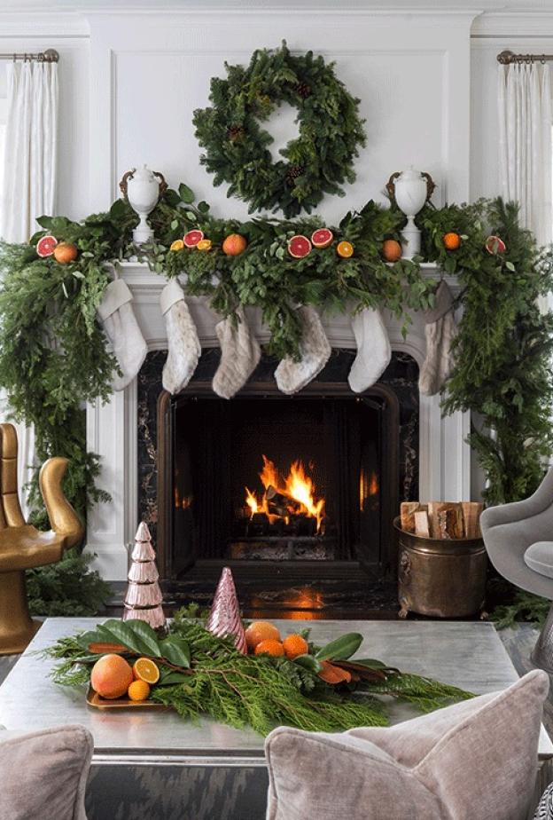 عند اختيار زينة عيد الميلاد، يجب التفكير فيها بعناية لضمان أن تبدو المساحة احتفالية