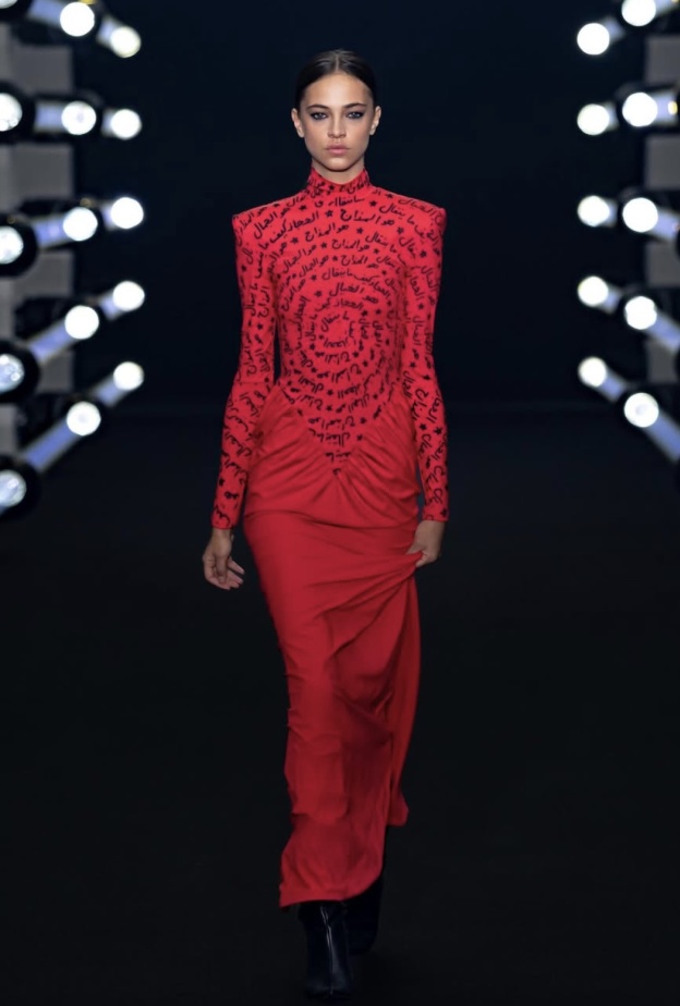 فستان من تصميم مو خوجا من Hindamme