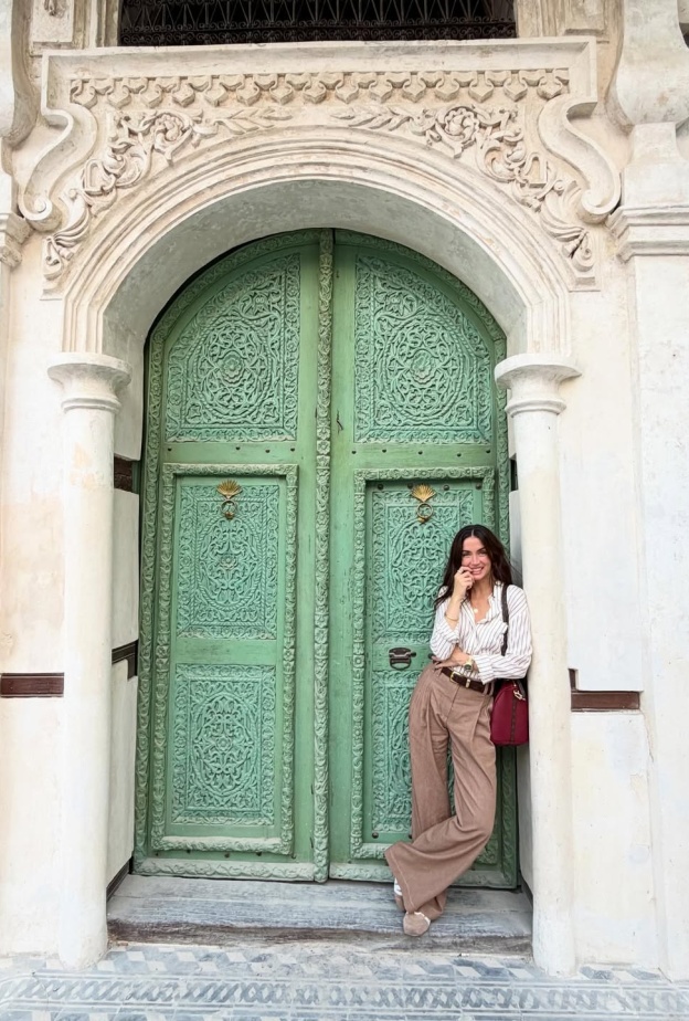  آنا دي أرماس في قلب جدة التاريخية…تعرفوا على الأماكن التي سحرت نجمة هوليوود في جدة البلد