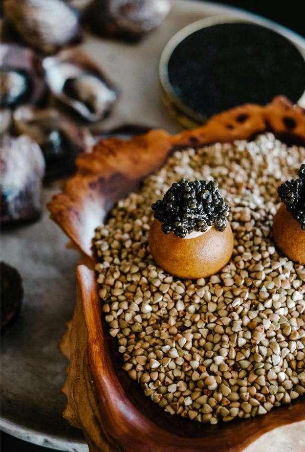 ما هو الكافيار؟ دليل شامل