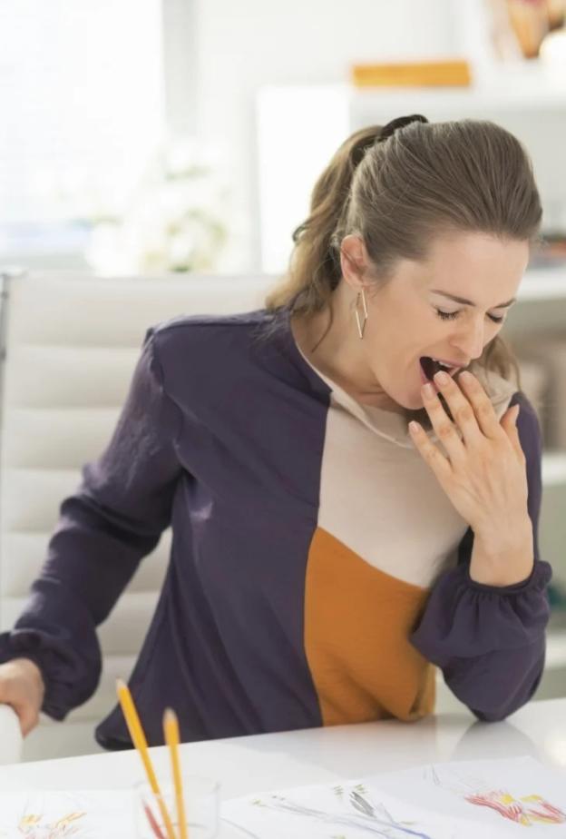 بين الحقيقة والوهم: متلازمة التعب المزمن.. العدو الخفي لنجاح المرأة العصرية