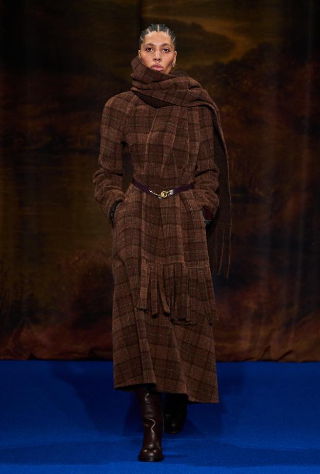 معطف صوفي طويل من Burberry