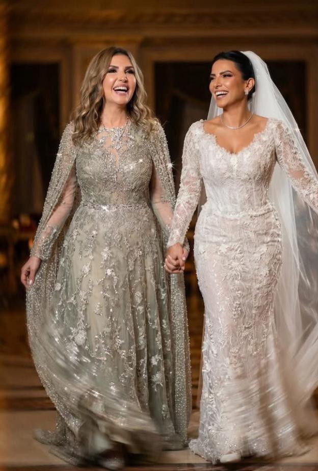 نادية مصطفى وانبتها