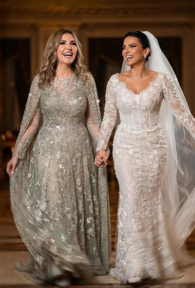 نادية مصطفى وانبتها