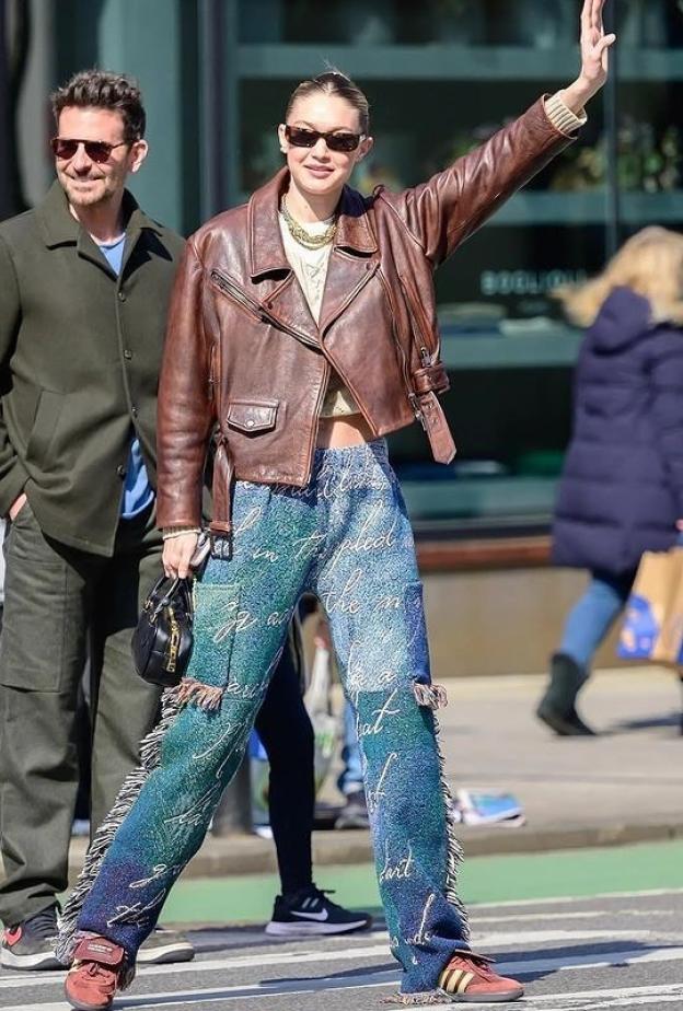 هل ستكون جيجي حديد عروس 2026 بعد أن تقدم لها برادلي كوبر؟ 