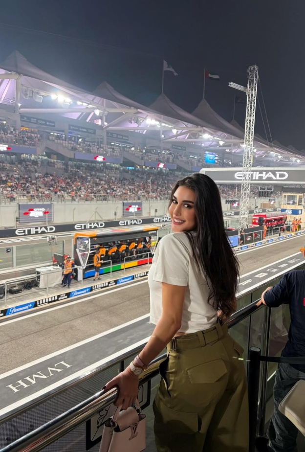 ياسمين صبري في سباق الفورمولا 1 بأبوظبي 2025